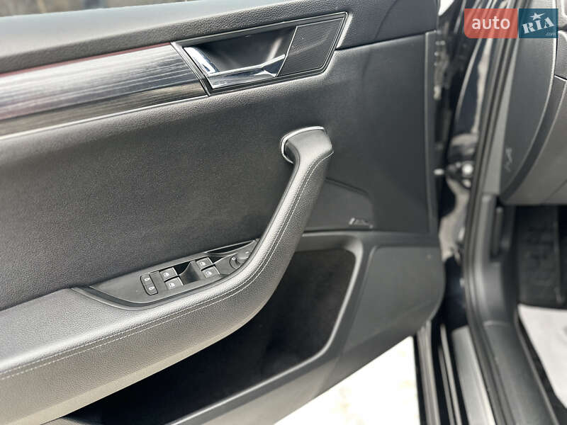 Лифтбек Skoda Superb 2019 в Киеве