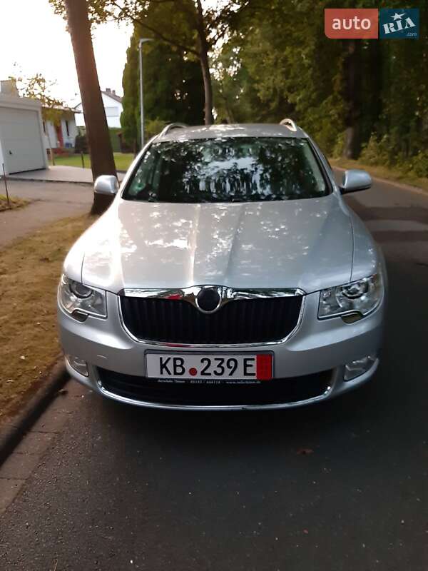 Универсал Skoda Superb 2012 в Киеве