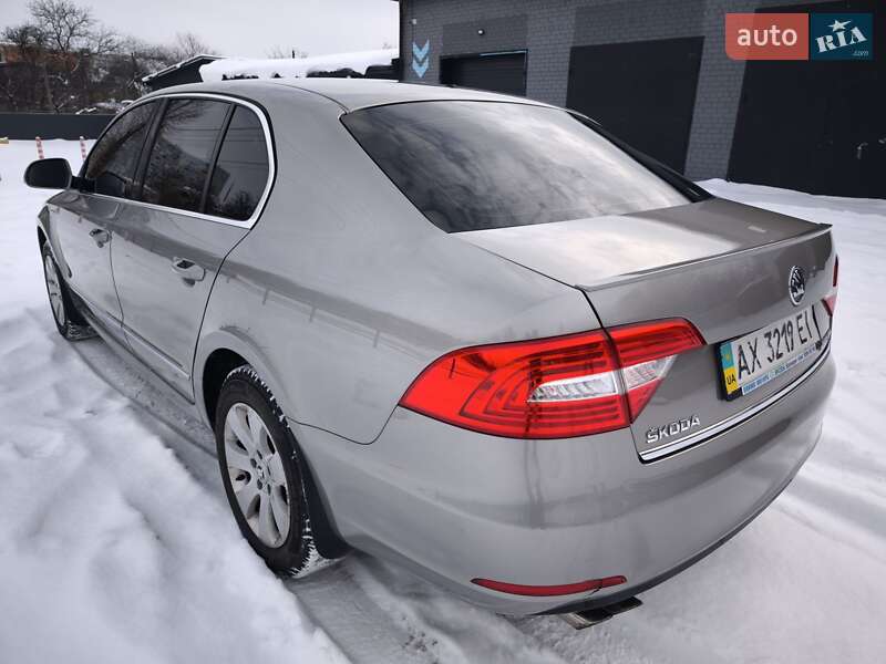Лифтбек Skoda Superb 2014 в Киеве