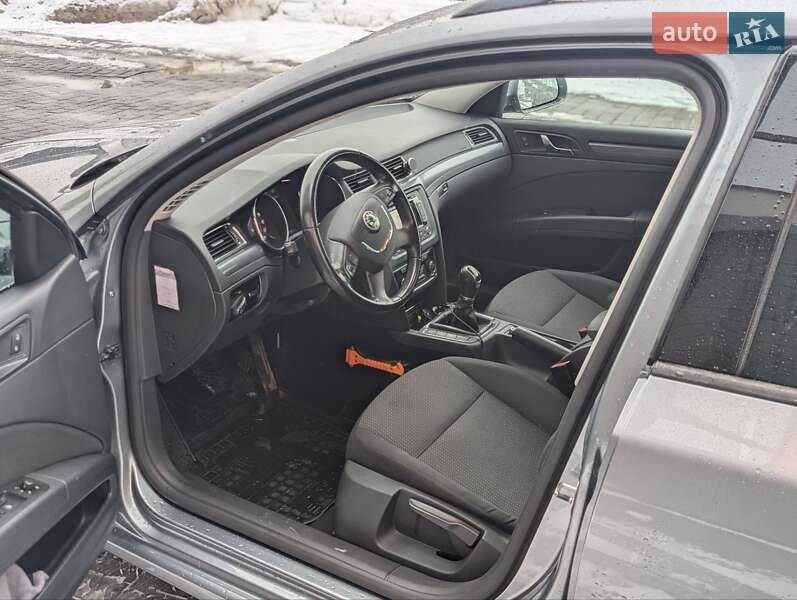 Универсал Skoda Superb 2011 в Ивано-Франковске