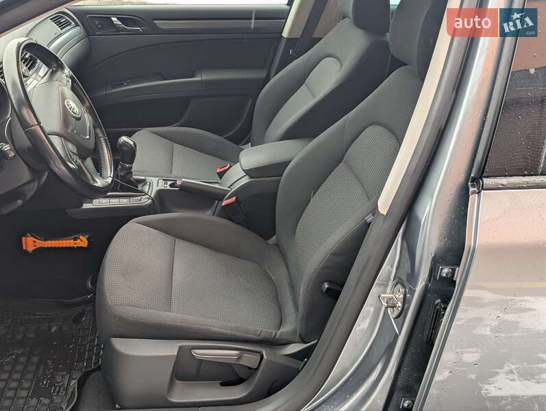 Универсал Skoda Superb 2011 в Ивано-Франковске