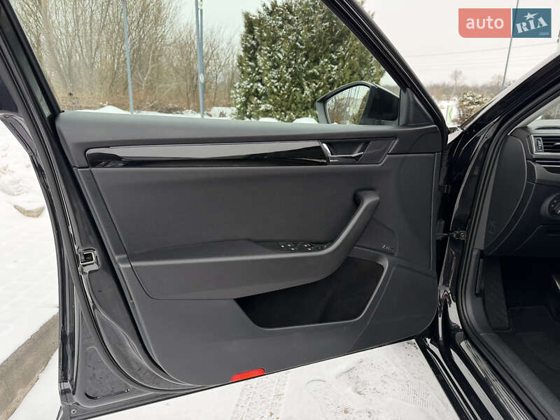 Лифтбек Skoda Superb 2017 в Дрогобыче