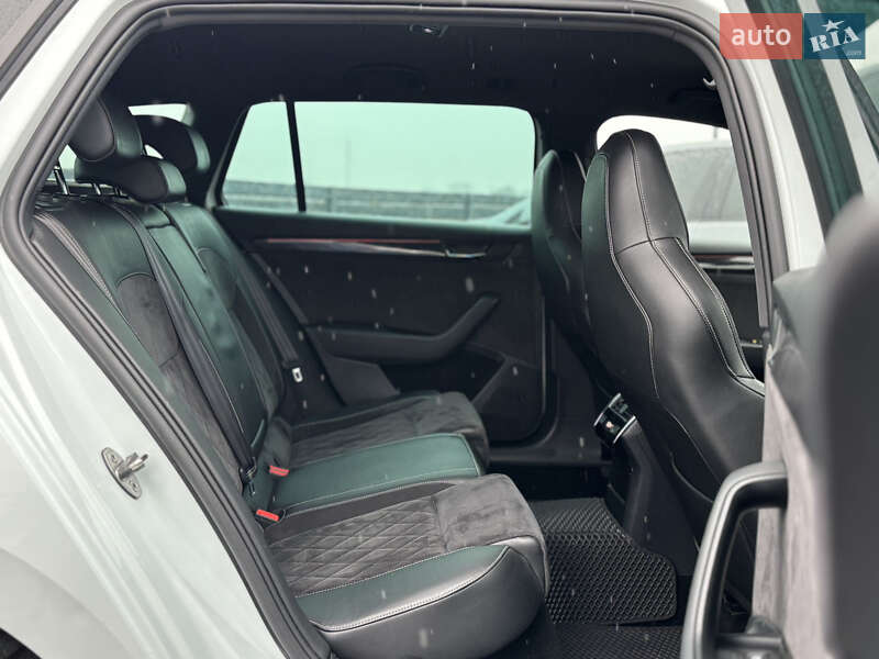 Універсал Skoda Superb 2017 в Ужгороді