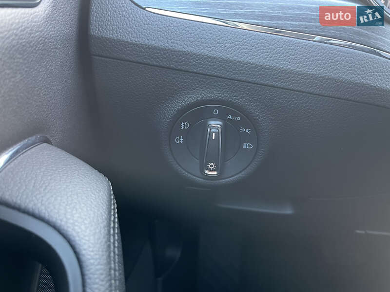 Універсал Skoda Superb 2021 в Хоролі