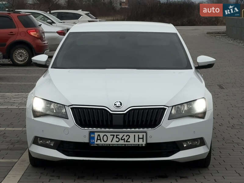 Ліфтбек Skoda Superb 2016 в Мукачевому