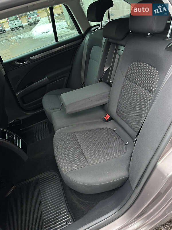 Универсал Skoda Superb 2013 в Ровно фото 29 Универсал Skoda Superb 2013 в Ровно