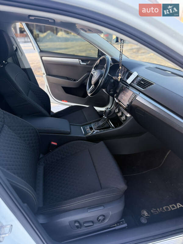 Универсал Skoda Superb 2017 в Хусте