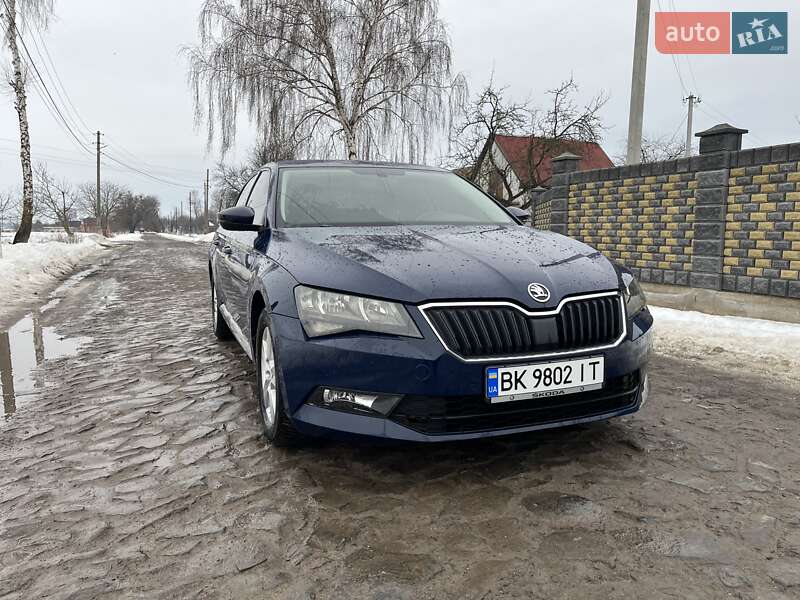 Лифтбек Skoda Superb 2017 в Дубно