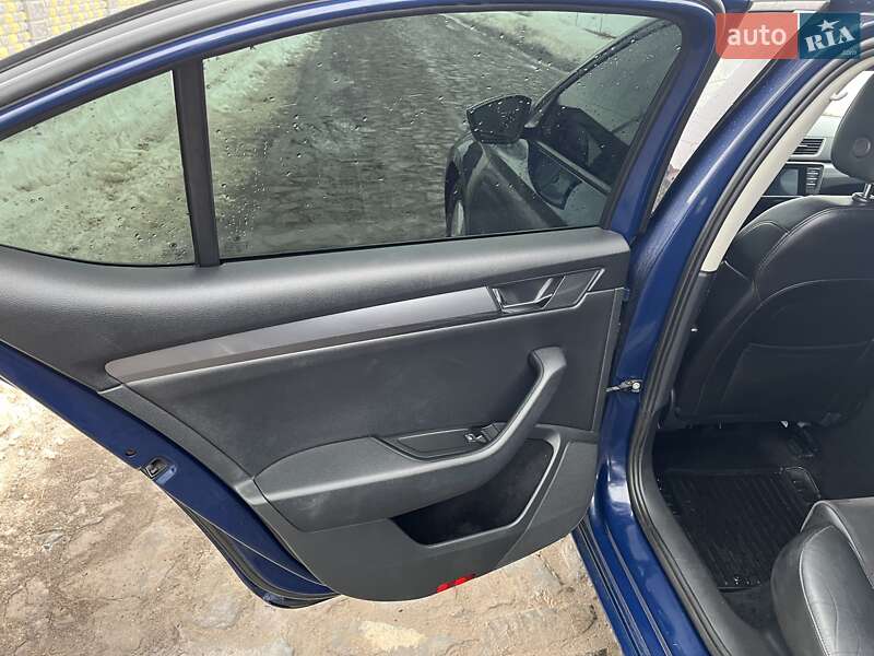 Лифтбек Skoda Superb 2017 в Дубно