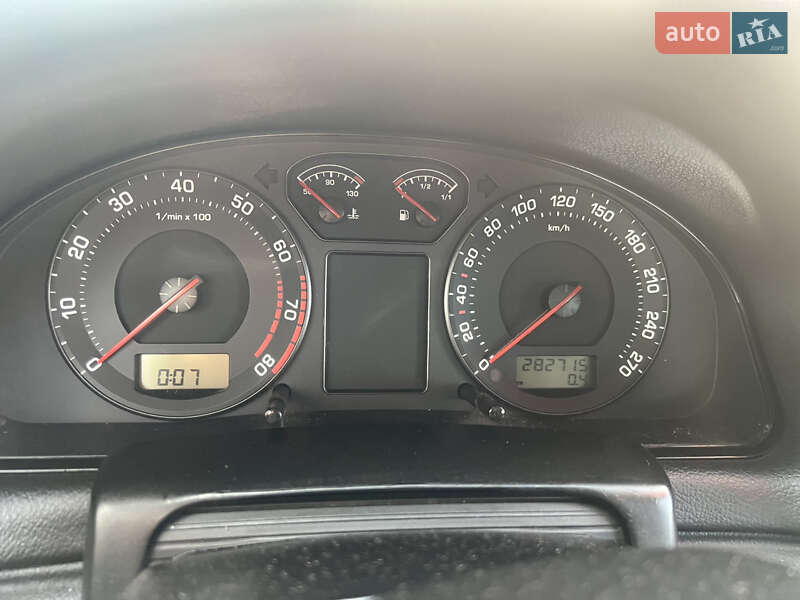 Лифтбек Skoda Superb 2005 в Львове