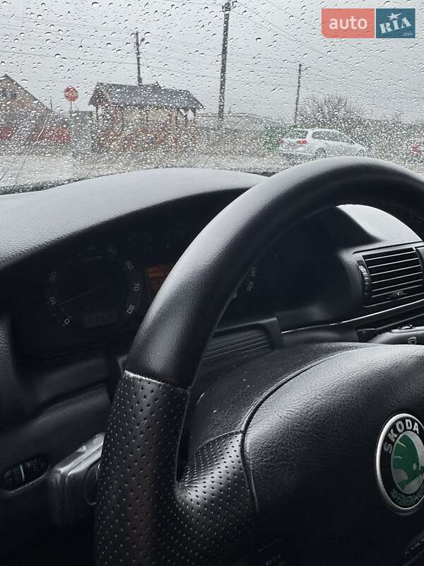 Лифтбек Skoda Superb 2005 в Запорожье
