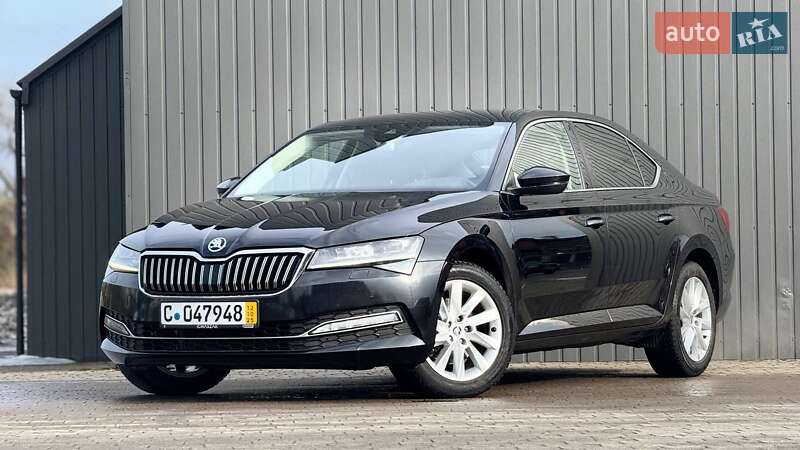 Лифтбек Skoda Superb 2022 в Стрые