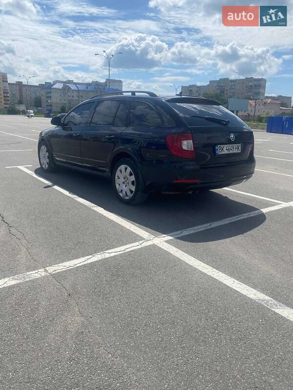 Універсал Skoda Superb 2011 в Кам'янець-Подільському