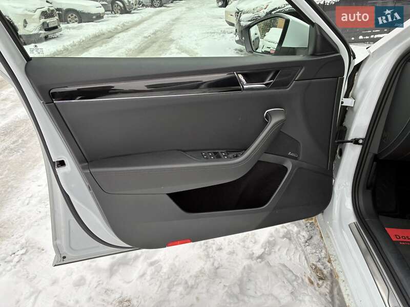 Универсал Skoda Superb 2023 в Киеве фото 76 Универсал Skoda Superb 2023 в Киеве