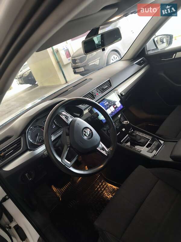 Универсал Skoda Superb 2015 в Киеве