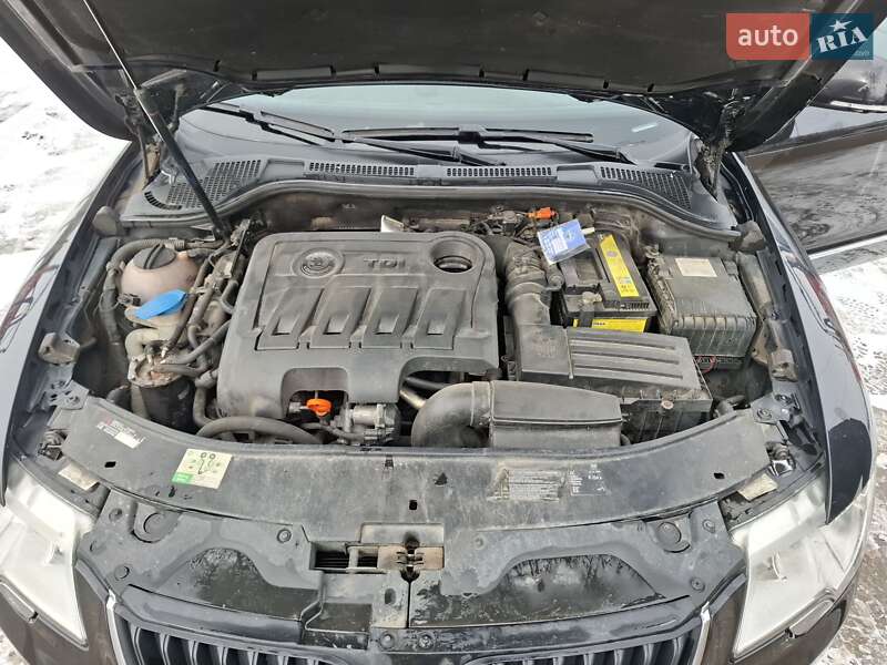 Универсал Skoda Superb 2011 в Ивано-Франковске