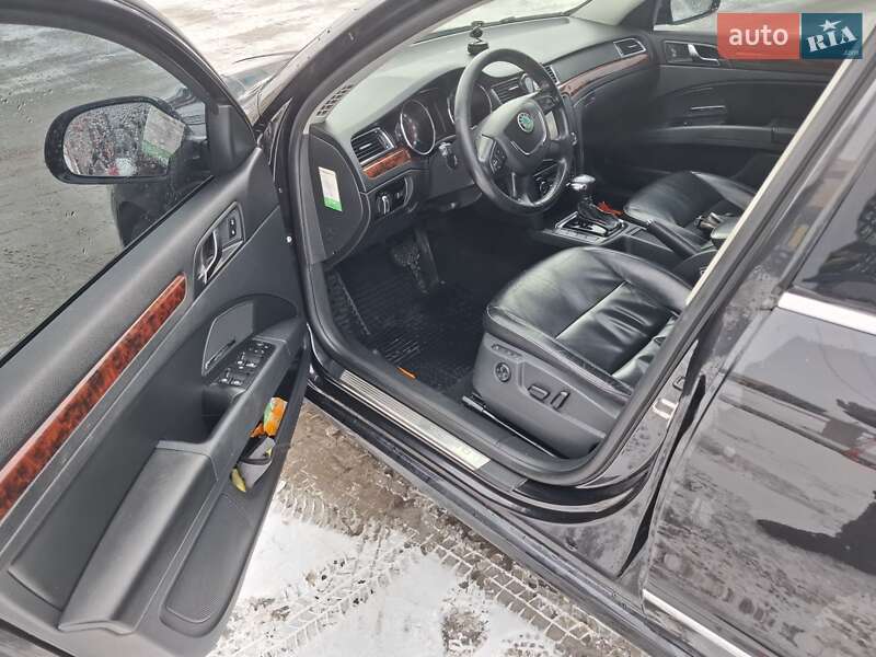 Универсал Skoda Superb 2011 в Ивано-Франковске