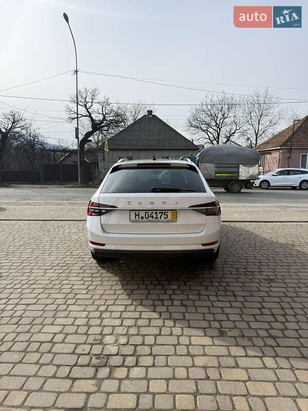 Универсал Skoda Superb 2020 в Сваляве