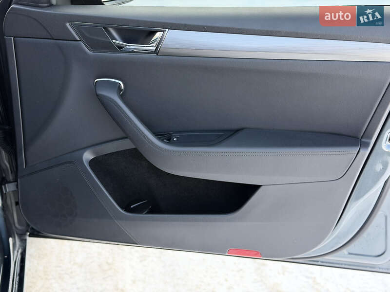 Универсал Skoda Superb 2021 в Ровно