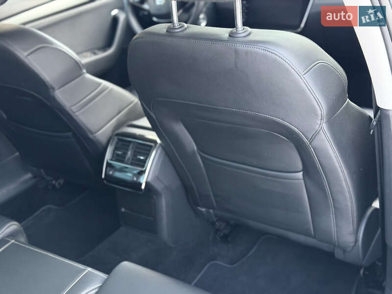 Универсал Skoda Superb 2021 в Ровно