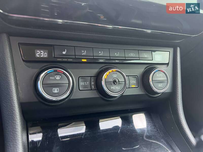 Лифтбек Skoda Superb 2016 в Кропивницком