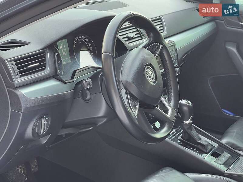 Лифтбек Skoda Superb 2016 в Кропивницком