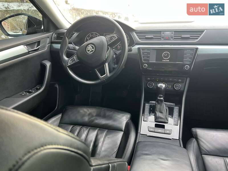 Лифтбек Skoda Superb 2016 в Кропивницком