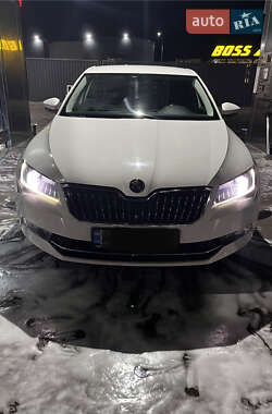 Лифтбек Skoda Superb 2016 в Мукачево