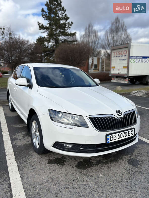 Ліфтбек Skoda Superb 2014 в Виноградові