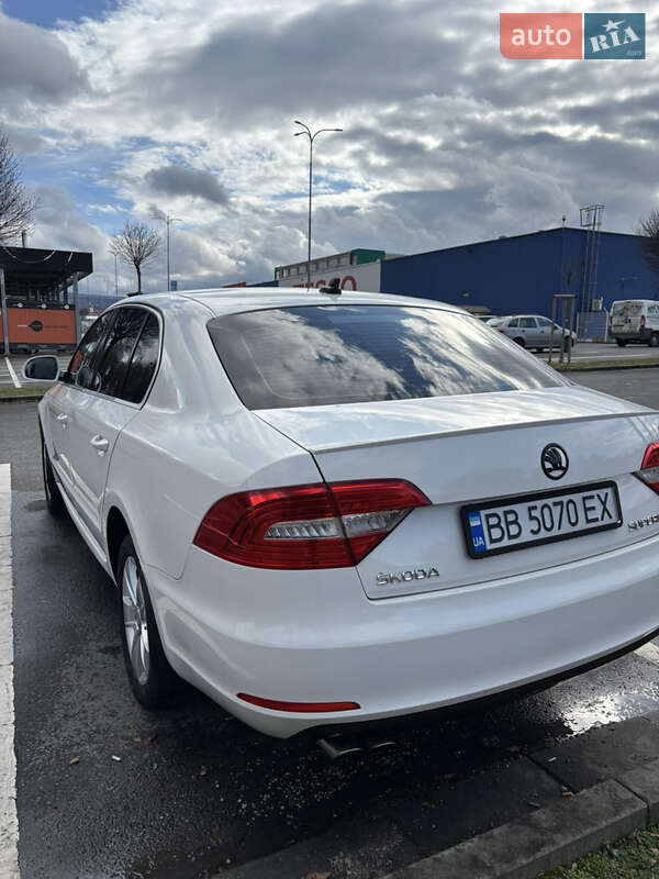 Ліфтбек Skoda Superb 2014 в Виноградові