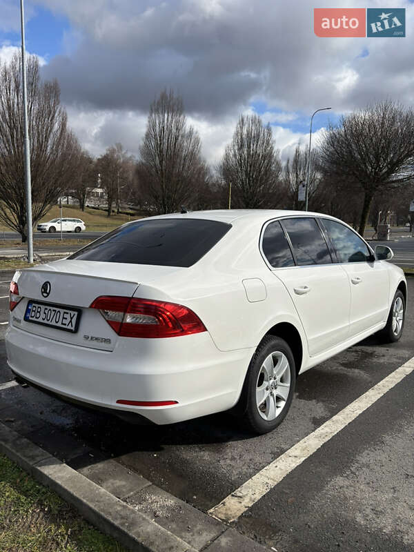 Ліфтбек Skoda Superb 2014 в Виноградові