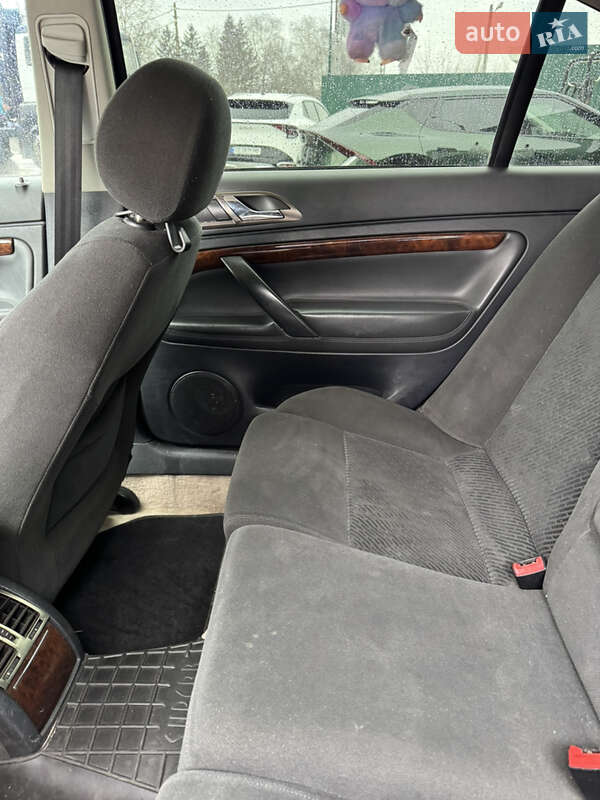 Ліфтбек Skoda Superb 2002 в Чернівцях