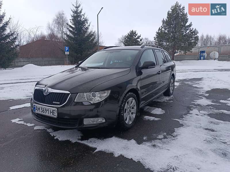 Універсал Skoda Superb 2012 в Черняхові