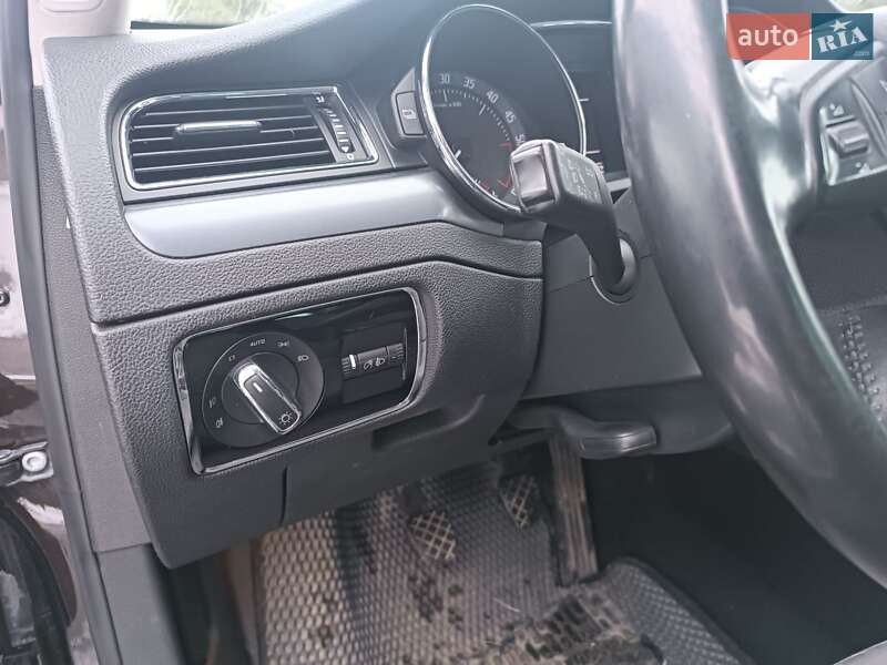 Універсал Skoda Superb 2012 в Черняхові