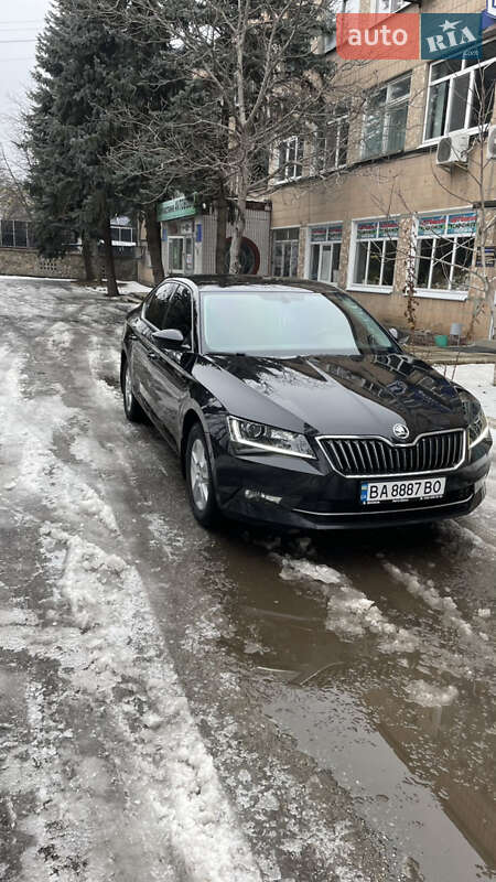 Лифтбек Skoda Superb 2017 в Кропивницком