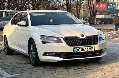 Лифтбек Skoda Superb 2016 в Львове