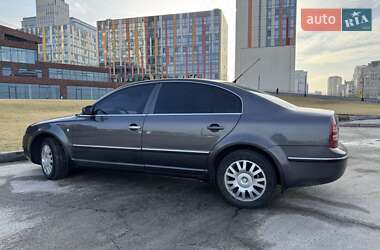 Лифтбек Skoda Superb 2004 в Днепре