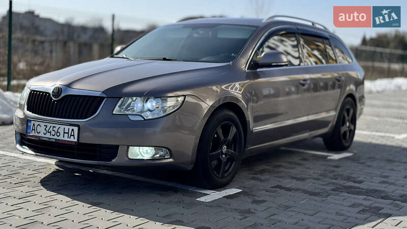 Універсал Skoda Superb 2010 в Луцьку