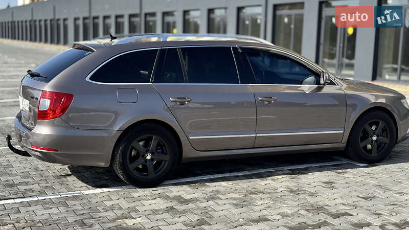 Універсал Skoda Superb 2010 в Луцьку