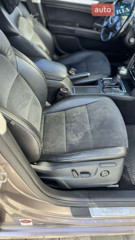Універсал Skoda Superb 2010 в Луцьку