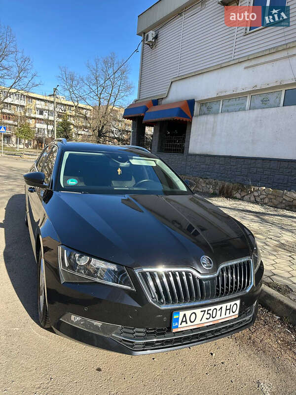 Универсал Skoda Superb 2017 в Ужгороде