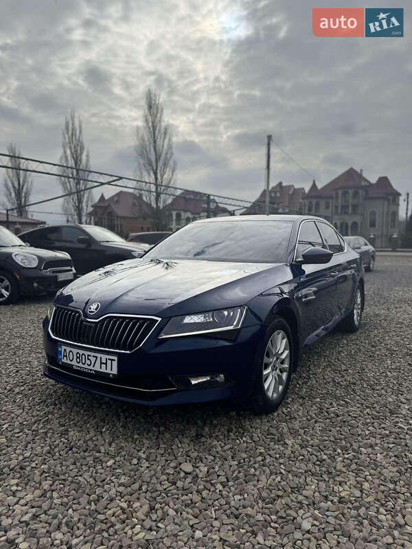 Лифтбек Skoda Superb 2015 в Нижней Апше