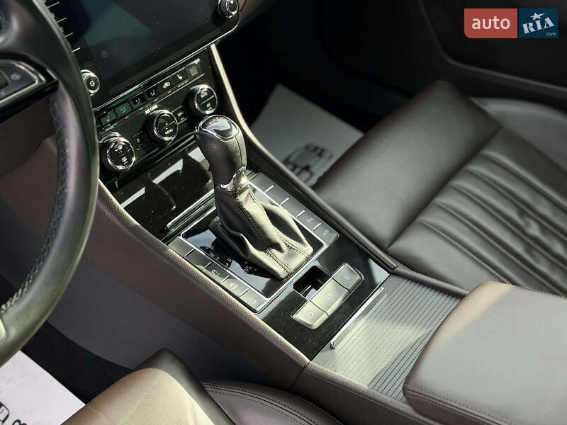 Ліфтбек Skoda Superb 2017 в Львові