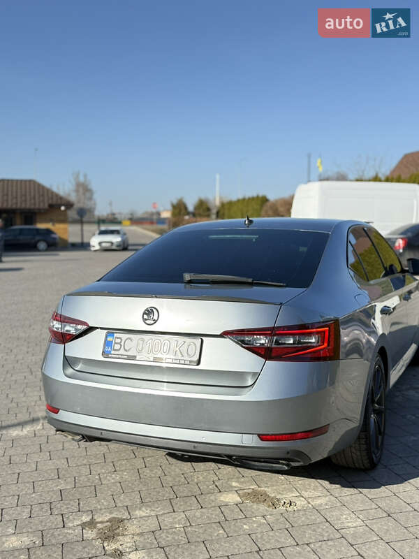 Ліфтбек Skoda Superb 2017 в Львові