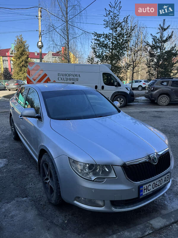 Skoda Superb 2012 Skoda Superb 2012