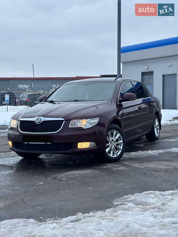 Лифтбек Skoda Superb 2009 в Ромнах