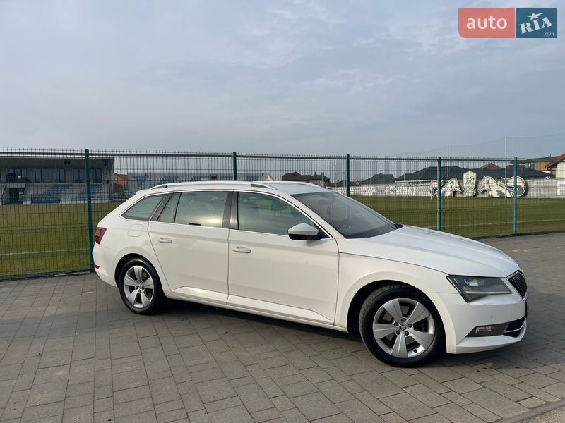 Універсал Skoda Superb 2016 в Ужгороді