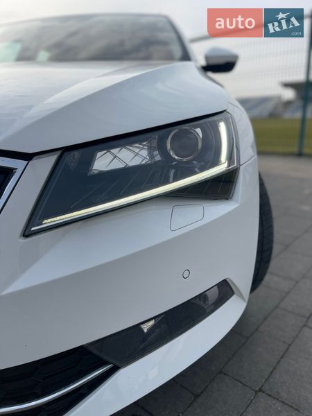 Універсал Skoda Superb 2016 в Ужгороді