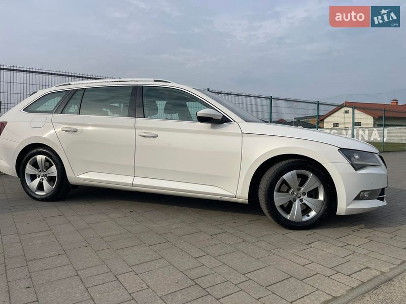 Універсал Skoda Superb 2016 в Ужгороді