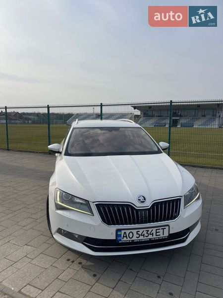 Універсал Skoda Superb 2016 в Ужгороді